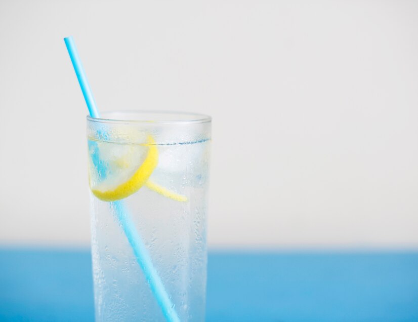 конденсат на стакані - ознаки високої вологості